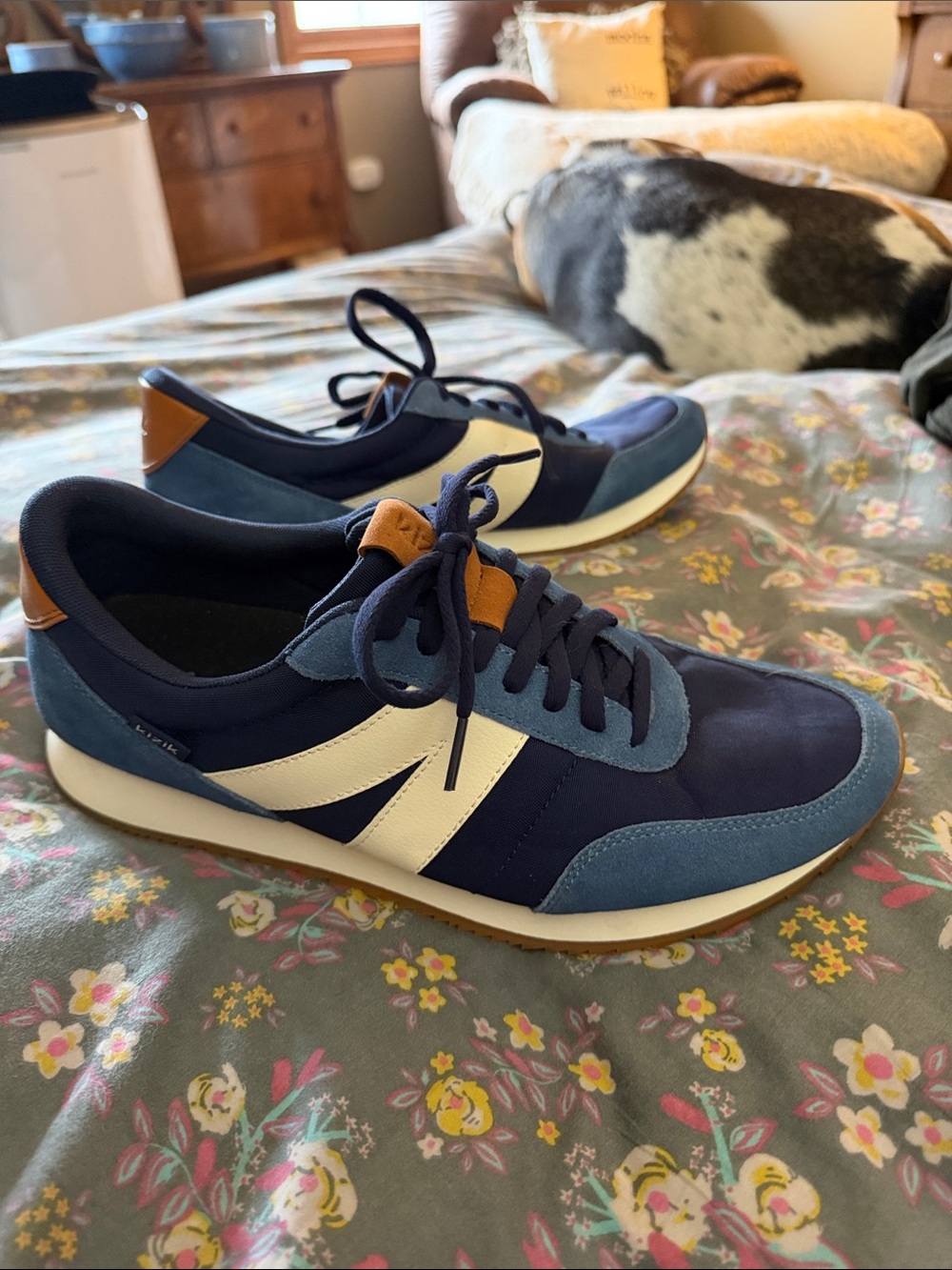 Women's Navy and White Low-Profile Lace-Up Sneakers